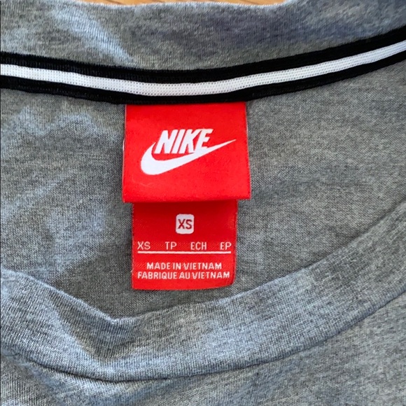 Nike crop 💪2/20%sold - Picture 3 of 5